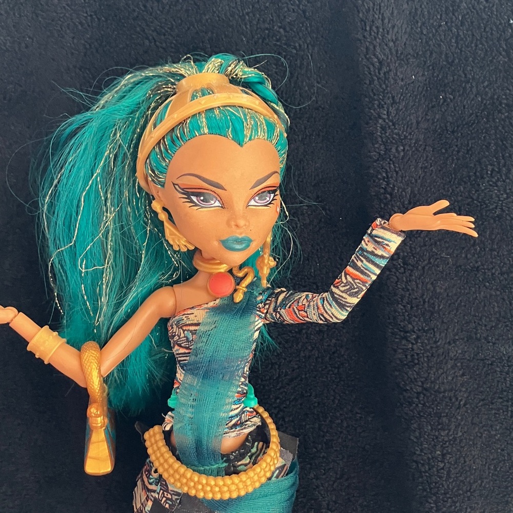 Vintage OG1 Monster High, Wave 3 Nefera de Nile doll. 2012
